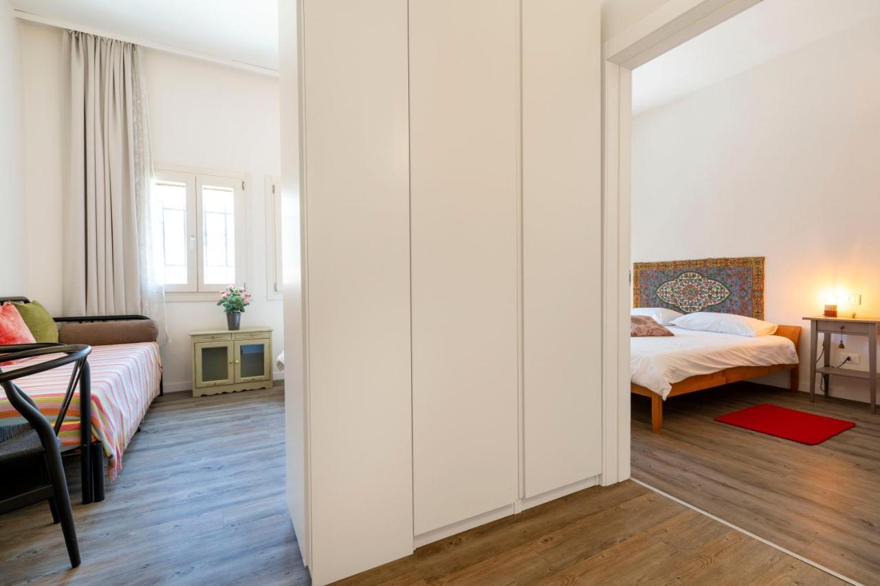 Snug Apartment With Private Courtyard M0270422677 Benátky Exteriér fotografie