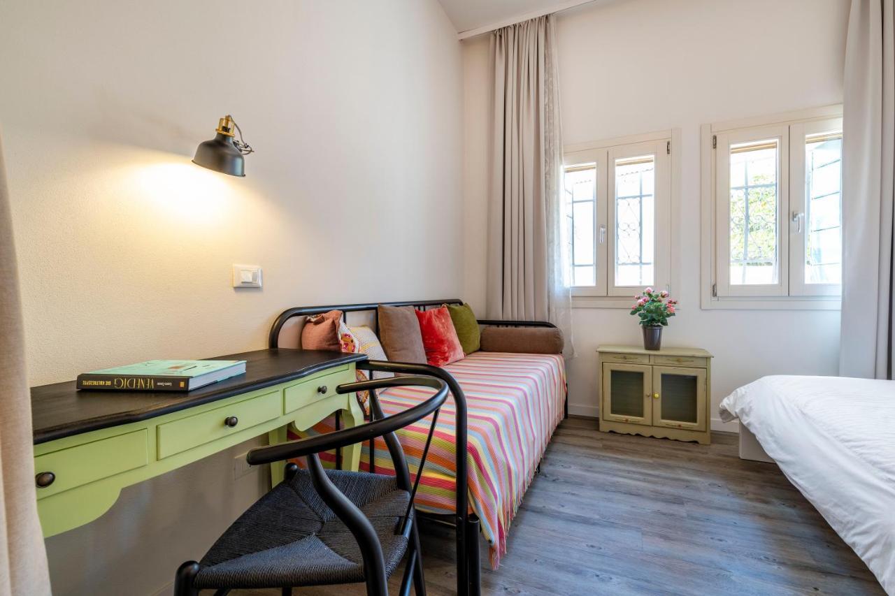 Snug Apartment With Private Courtyard M0270422677 Benátky Exteriér fotografie
