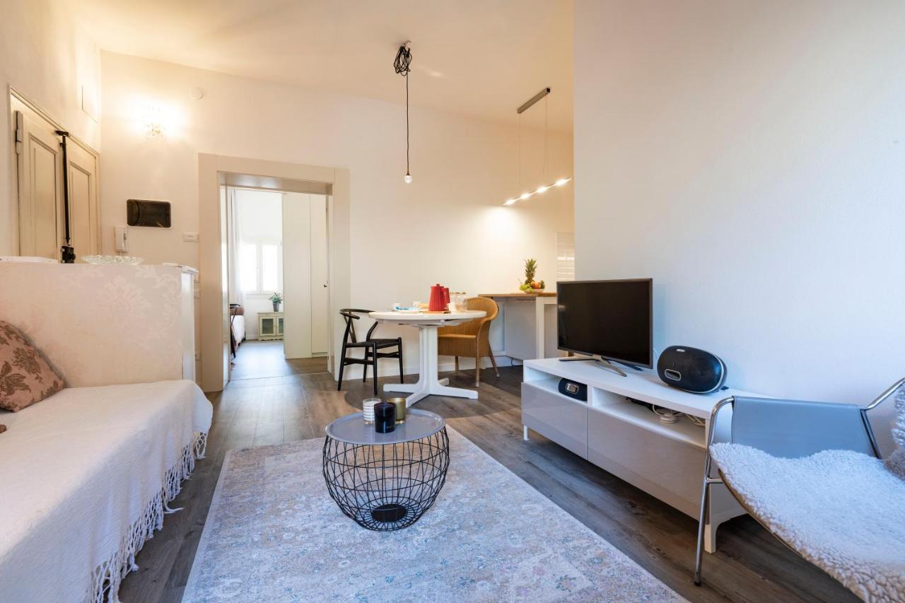 Snug Apartment With Private Courtyard M0270422677 Benátky Exteriér fotografie