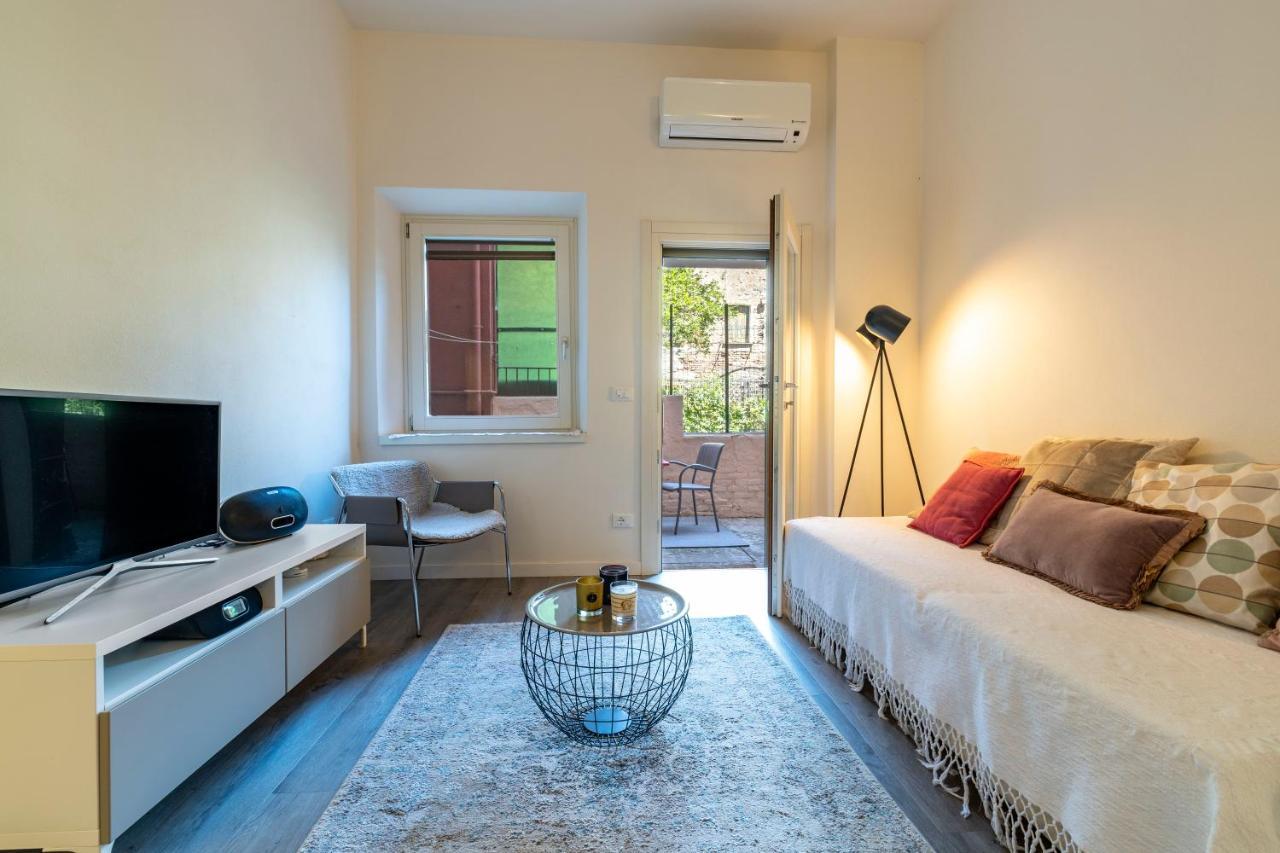 Snug Apartment With Private Courtyard M0270422677 Benátky Exteriér fotografie